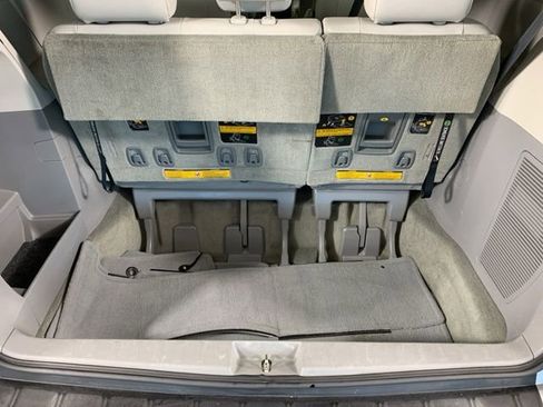 Used 2013 Toyota Sienna XLE AWD/4WD image 13