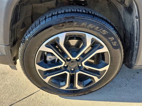 Used 2024 Jeep Compass Limited image 9