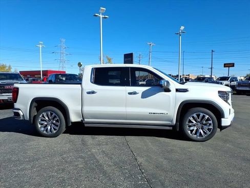 Used 2024 GMC Sierra 1500 Denali w/ Denali Reserve Package AWD/4WD image 7