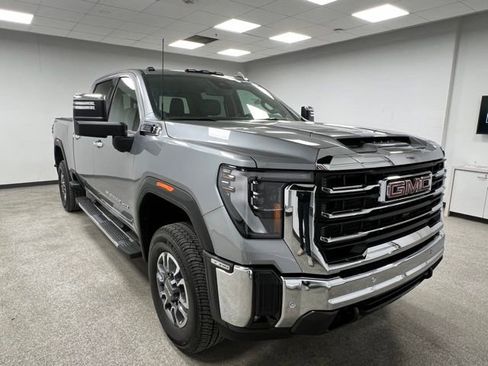 Used 2025 GMC Sierra 3500 SLT w/ SLT Premium Package image 2