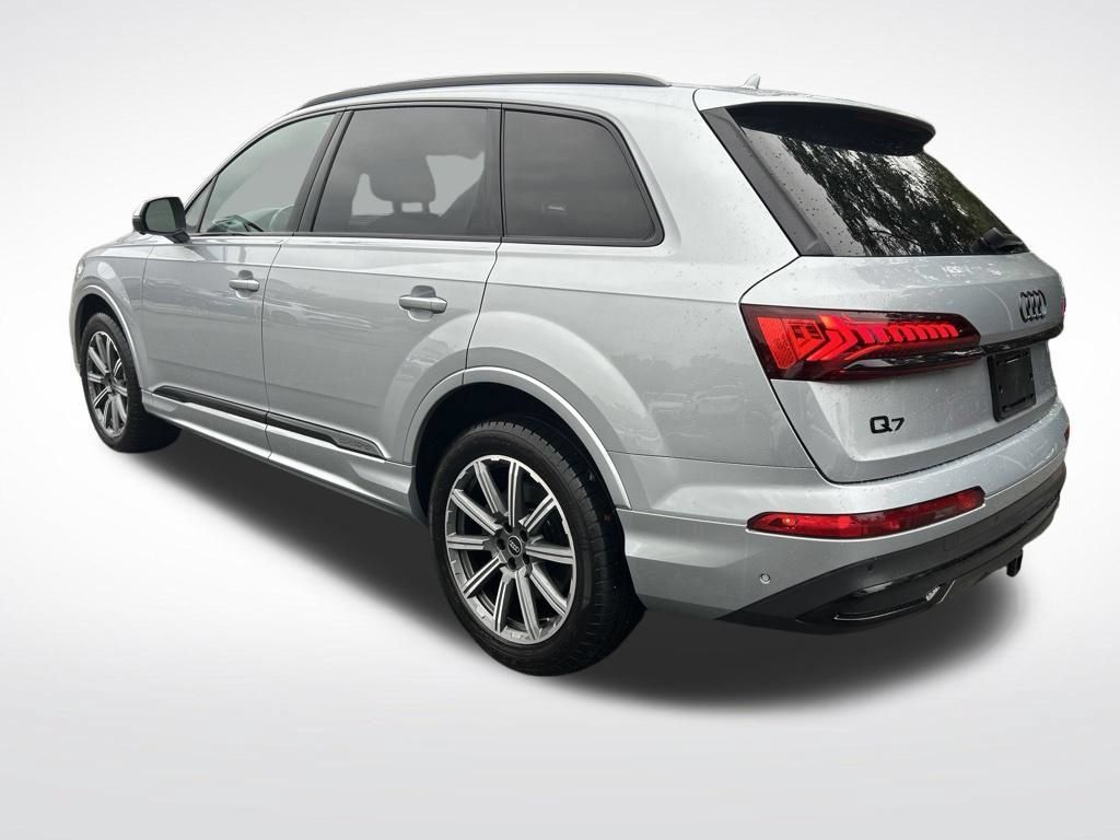 Used 2023 Audi Q7 2.0T Premium Plus w/ Premium Plus Package AWD/4WD image 3