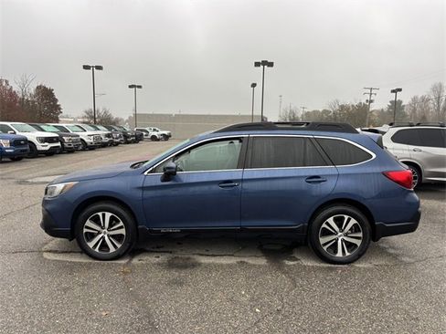 Used 2019 Subaru Outback 2.5i Limited w/ Popular Package #2 image 4
