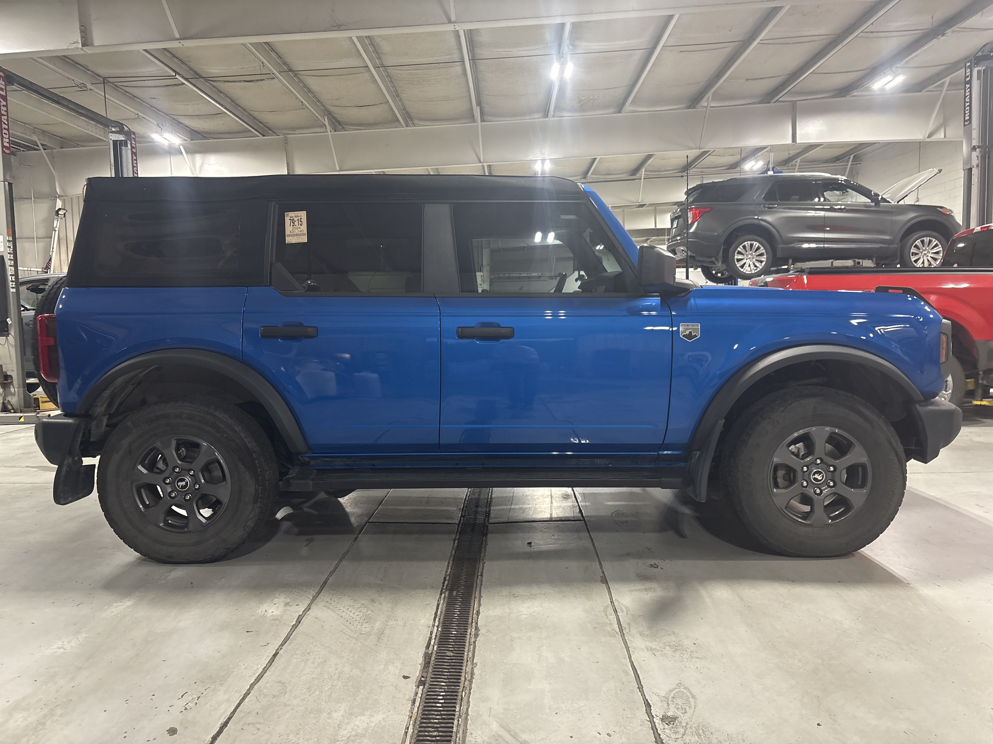 Used 2024 Ford Bronco Big Bend AWD/4WD image 3