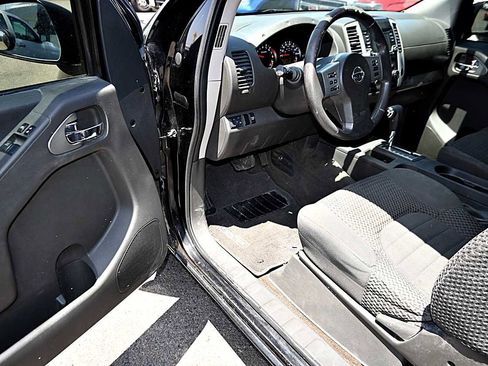 Used 2017 Nissan Frontier SV RWD image 14