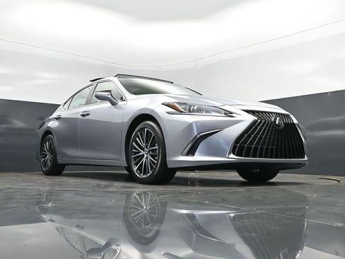 Certified 2025 Lexus ES 350 w/ Premium Package image 44