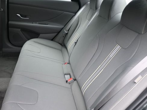 Certified 2025 Hyundai Elantra Sport image 23