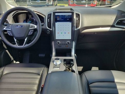 Certified 2024 Ford Edge SEL w/ Convenience Package AWD/4WD image 11
