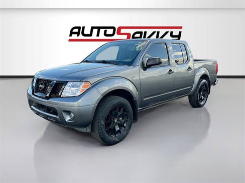 Used 2020 Nissan Frontier SV w/ Midnight Edition Floor Mats image 3