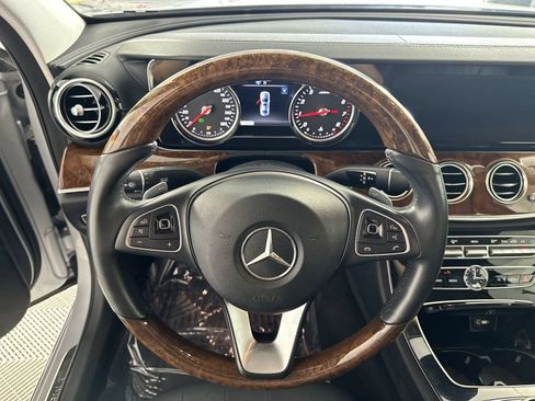Used 2018 Mercedes-Benz E 300 4MATIC w/ Premium 2 Package (Q02) image 14