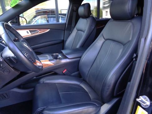 Used 2017 Lincoln MKX Reserve w/ Luxury Package AWD/4WD image 9