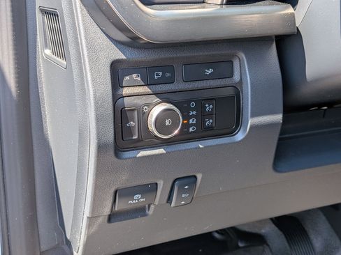Used 2024 Ford F250 Lariat w/ Lariat Ultimate Package AWD/4WD image 15