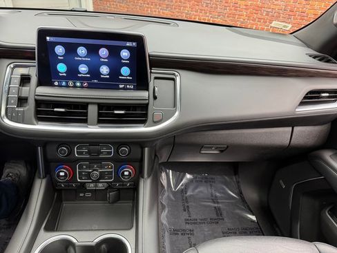 Used 2021 Chevrolet Suburban LT image 17