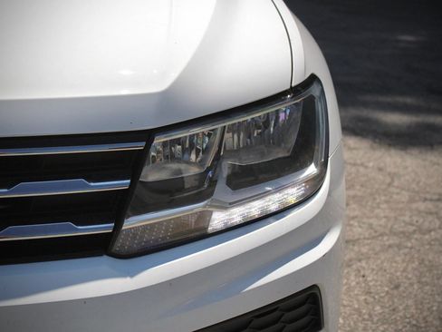 Used 2021 Volkswagen Tiguan SE w/ Panoramic Sunroof Package AWD/4WD image 22