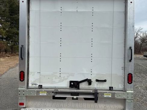 Used 2023 Chevrolet Express 3500 w/ Power Convenience Package image 7