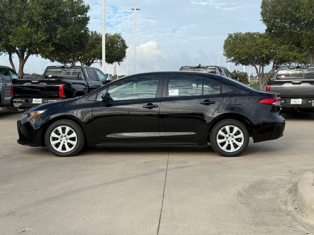 New 2027 Toyota Corolla LE FWD image 2