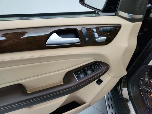 Used 2017 Mercedes-Benz GLE 400 4MATIC image 23