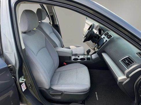 Used 2018 Subaru Outback 2.5i Premium AWD/4WD image 16