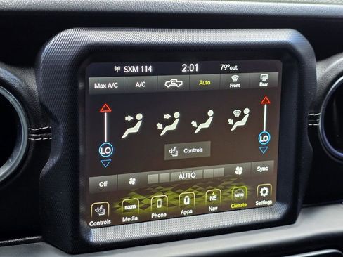 Used 2020 Jeep Gladiator Overland AWD/4WD image 16