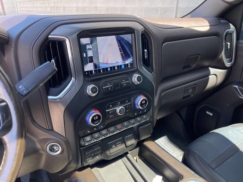 Used 2022 GMC Sierra 3500 Denali w/ Denali Ultimate Package AWD/4WD image 18