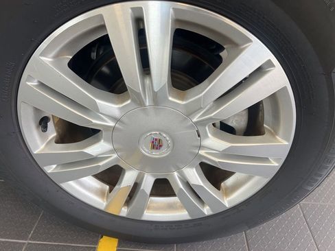 Used 2012 Cadillac SRX Luxury FWD image 19