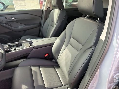 New 2026 Nissan Rogue SV FWD image 9