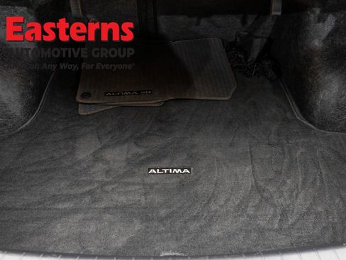 Used 2023 Nissan Altima 2.5 SR FWD image 9
