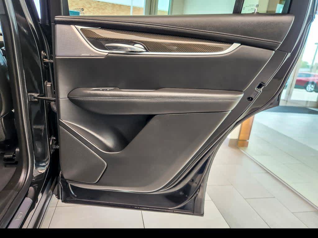 Used 2022 Cadillac XT6 Sport w/ Technology Package AWD/4WD image 24
