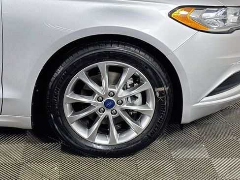 Used 2017 Ford Fusion SE FWD image 22
