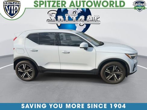 Used 2024 Volvo XC40 B5 Core AWD/4WD image 12