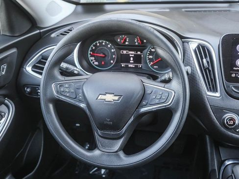 Used 2021 Chevrolet Malibu LT FWD image 14