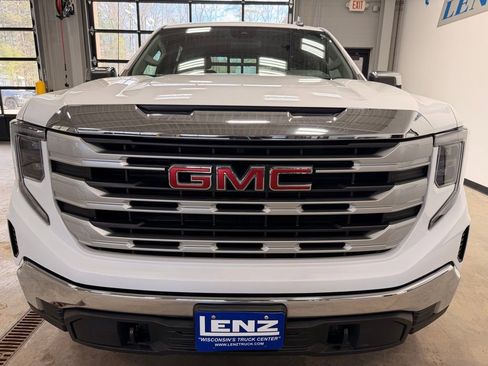 Used 2024 GMC Sierra 1500 SLE w/ Preferred Package image 3