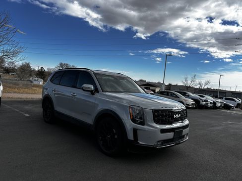 Used 2022 Kia Telluride SX w/ SX Prestige Package image 7