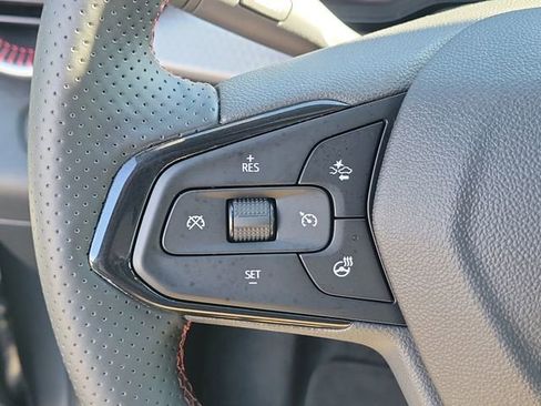 Certified 2024 Chevrolet Trax RS image 23