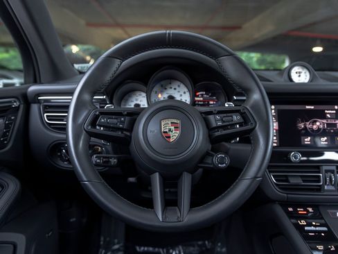 Certified 2023 Porsche Macan Turbo AWD/4WD image 29