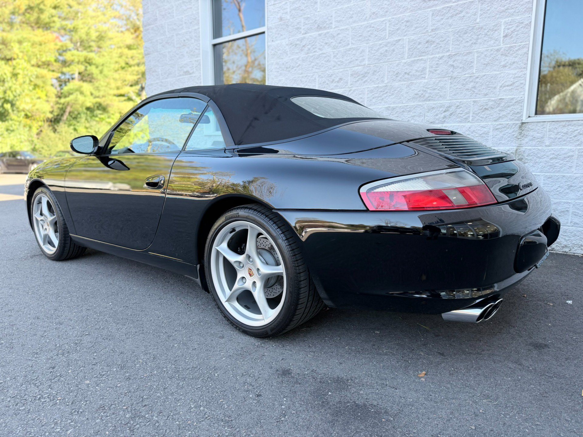 Used 2002 Porsche 911 Carrera 4 AWD/4WD image 12