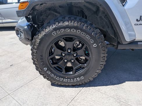Used 2022 Jeep Gladiator Sport AWD/4WD image 13