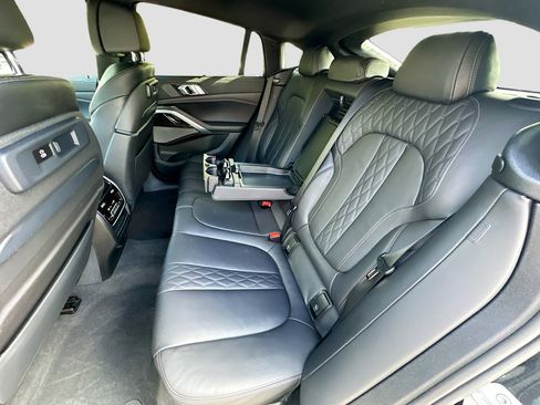 Used 2021 BMW X6 sDrive40i w/ Executive Package image 26