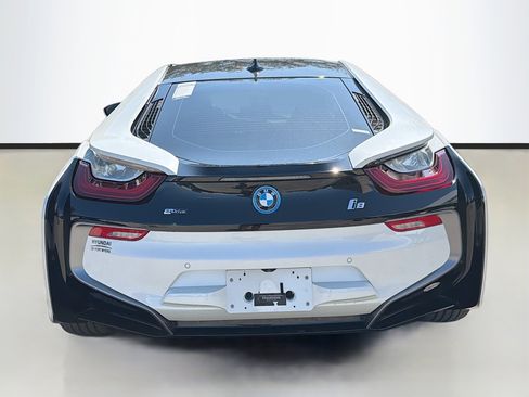 Used 2015 BMW i8 Base image 4