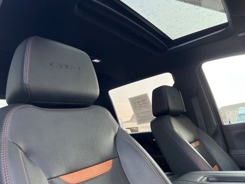 Used 2021 GMC Sierra 2500 AT4 w/ AT4 Preferred Package image 13