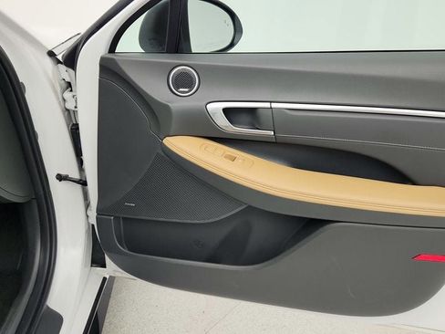 Used 2023 Hyundai Sonata Limited w/ Preferred Accessory Package image 28