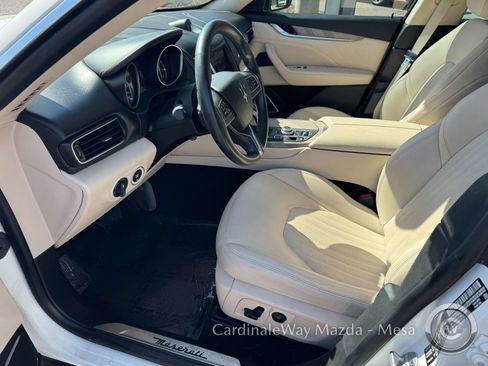 Used 2019 Maserati Levante GranLusso AWD/4WD image 11