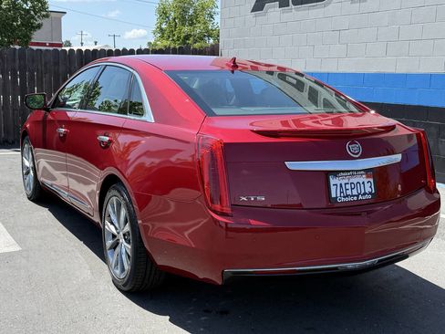 Used 2013 Cadillac XTS FWD image 3