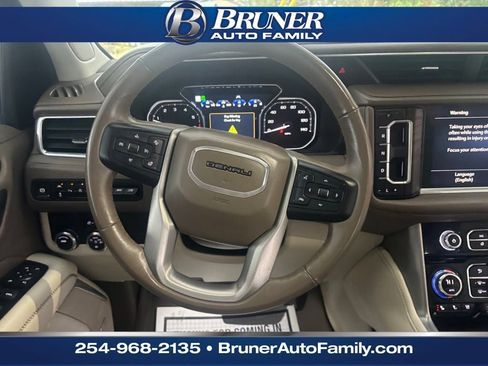 Used 2021 GMC Yukon Denali w/ Denali Premium Package image 21