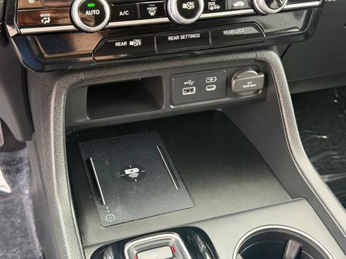 Used 2025 Honda Pilot EX-L image 22
