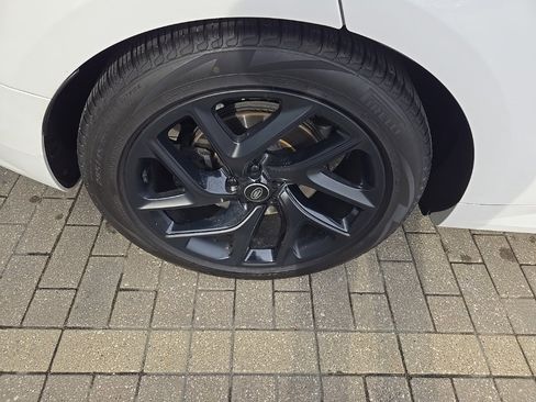 Used 2024 Land Rover Range Rover Sport Dynamic SE image 12