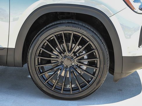 Used 2024 Volkswagen Atlas SE image 10