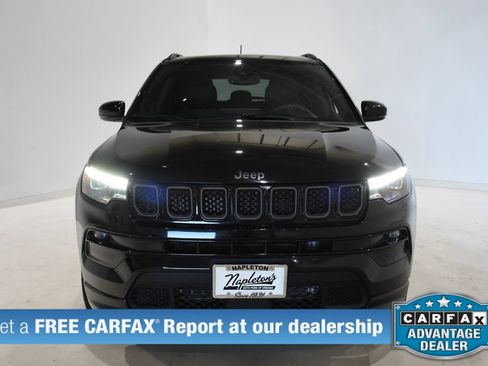 Used 2023 Jeep Compass High Altitude AWD/4WD image 2
