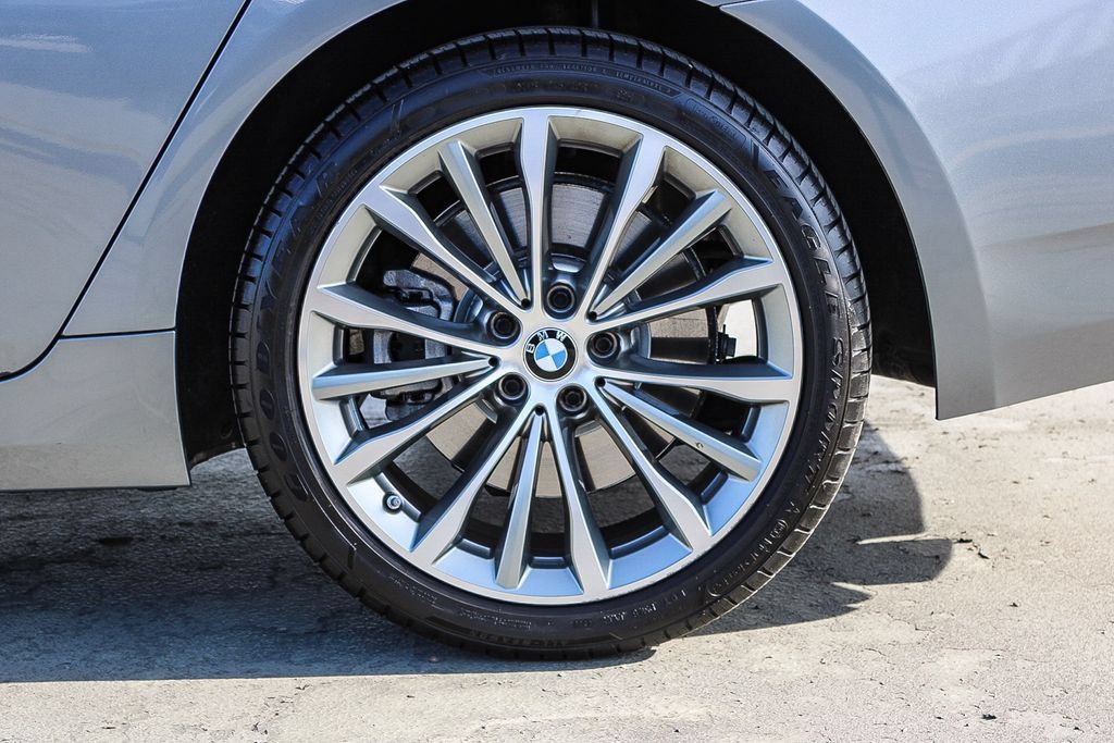 Used 2023 BMW 540i xDrive w/ Premium Package AWD/4WD image 12