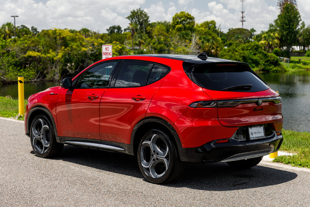 New 2026 Alfa Romeo Tonale w/ Active Assist Package AWD/4WD image 5