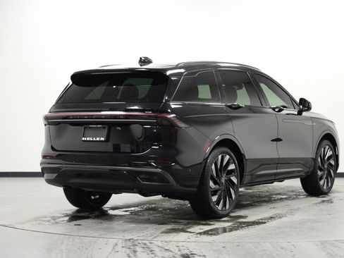 Used 2024 Lincoln Nautilus Reserve w/ Equipment Group 202A image 4